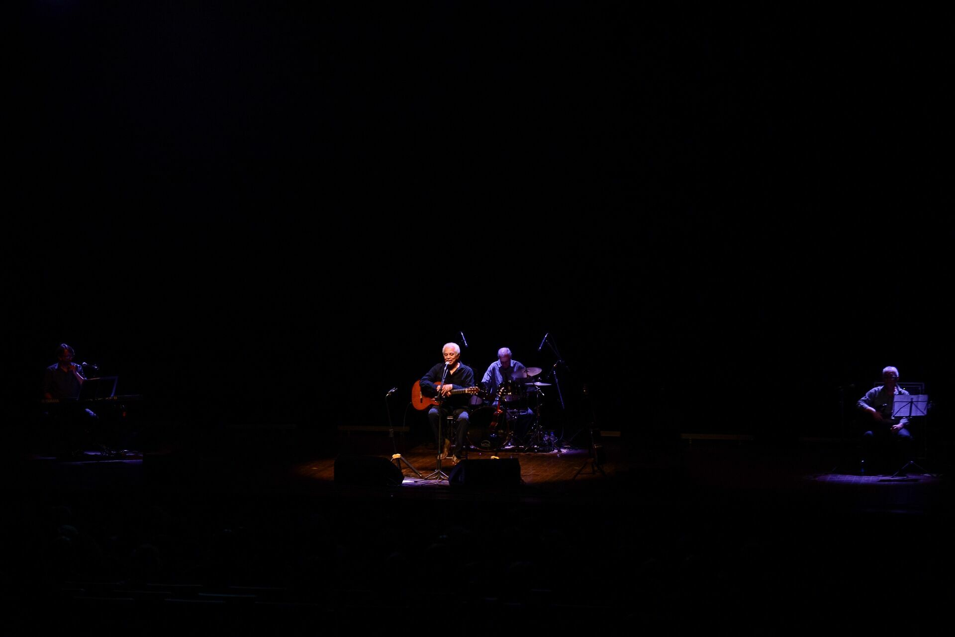 Foto Fotografia de Show - Brasília - Paulinho da Viola Foto Fotografia de Show - Brasília - Paulinho da Viola - Imagem 4