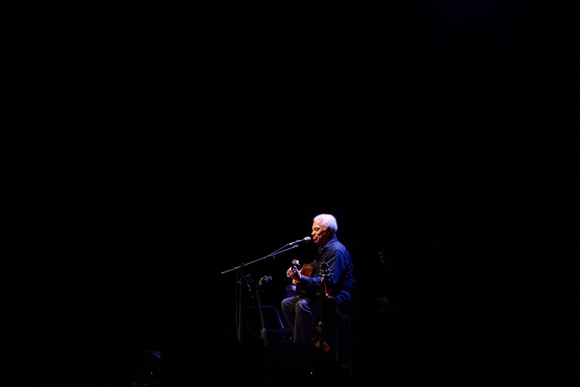 Foto Fotografia de Show - Brasília - Paulinho da Viola Foto Fotografia de Show - Brasília - Paulinho da Viola - Imagem 27