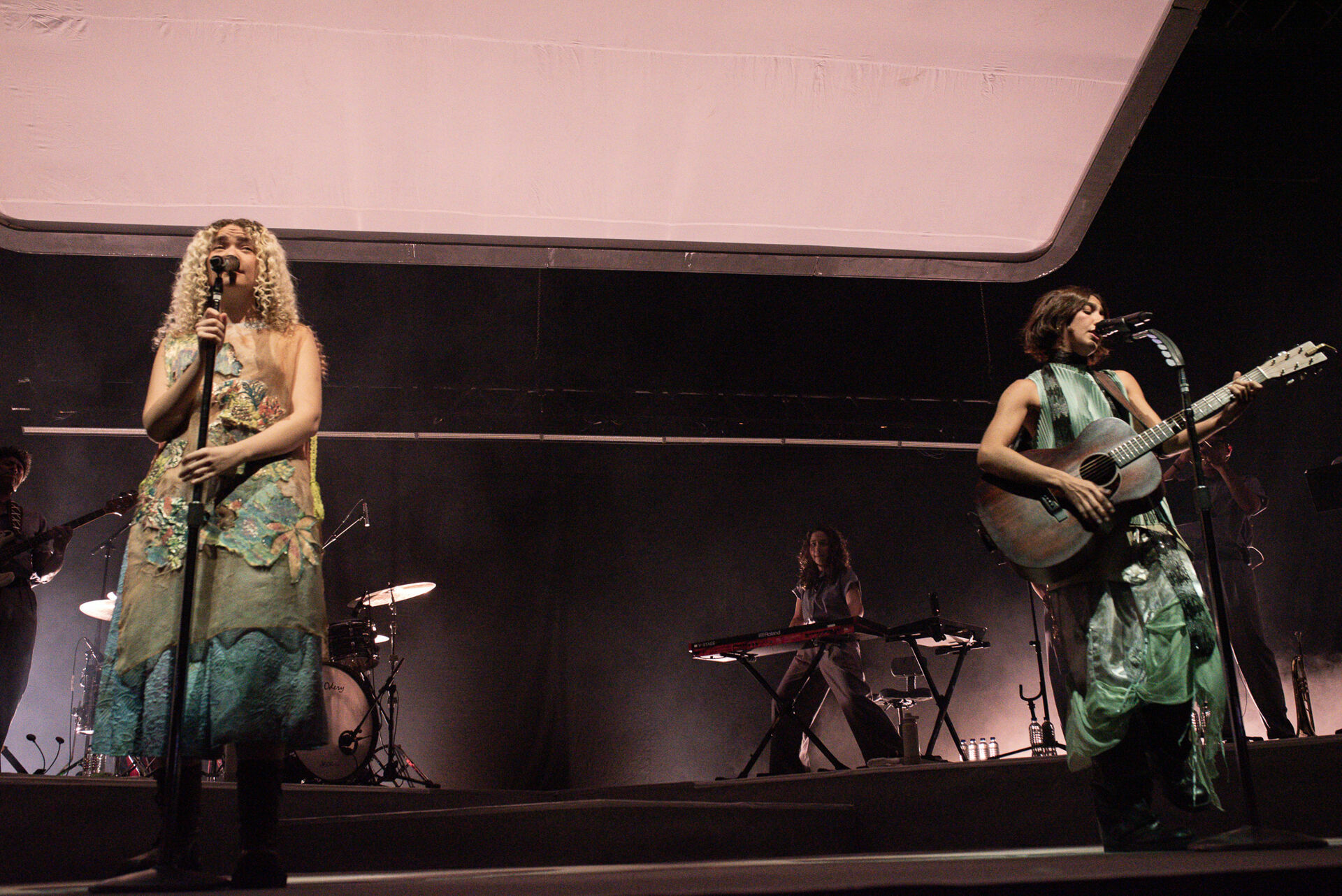 Foto AnaVitória brilham no palco do Centro de Convenções Ulysses Guimarães Foto AnaVitória brilham no palco do Centro de Convenções Ulysses Guimarães - Imagem 13