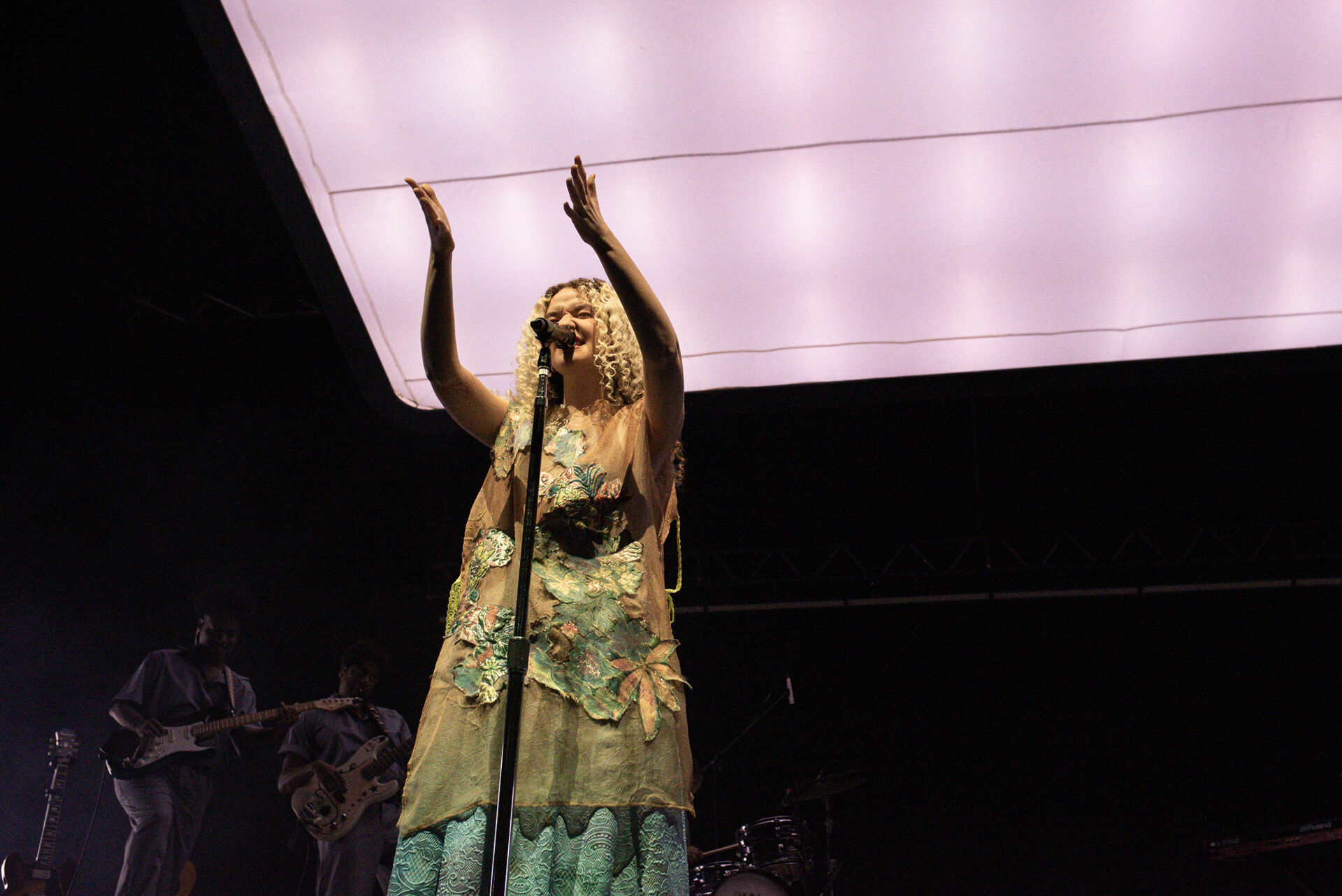 Foto AnaVitória brilham no palco do Centro de Convenções Ulysses Guimarães Foto AnaVitória brilham no palco do Centro de Convenções Ulysses Guimarães - Imagem 12