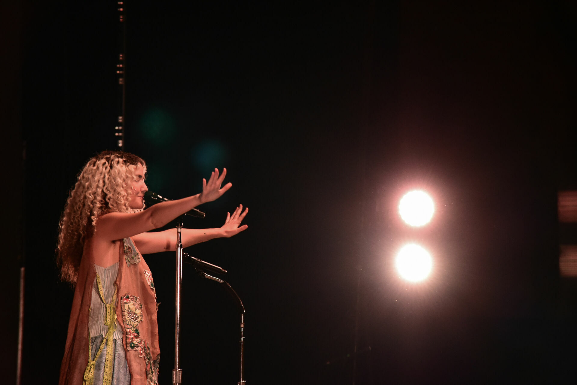 Foto AnaVitória brilham no palco do Centro de Convenções Ulysses Guimarães Foto AnaVitória brilham no palco do Centro de Convenções Ulysses Guimarães - Imagem 41