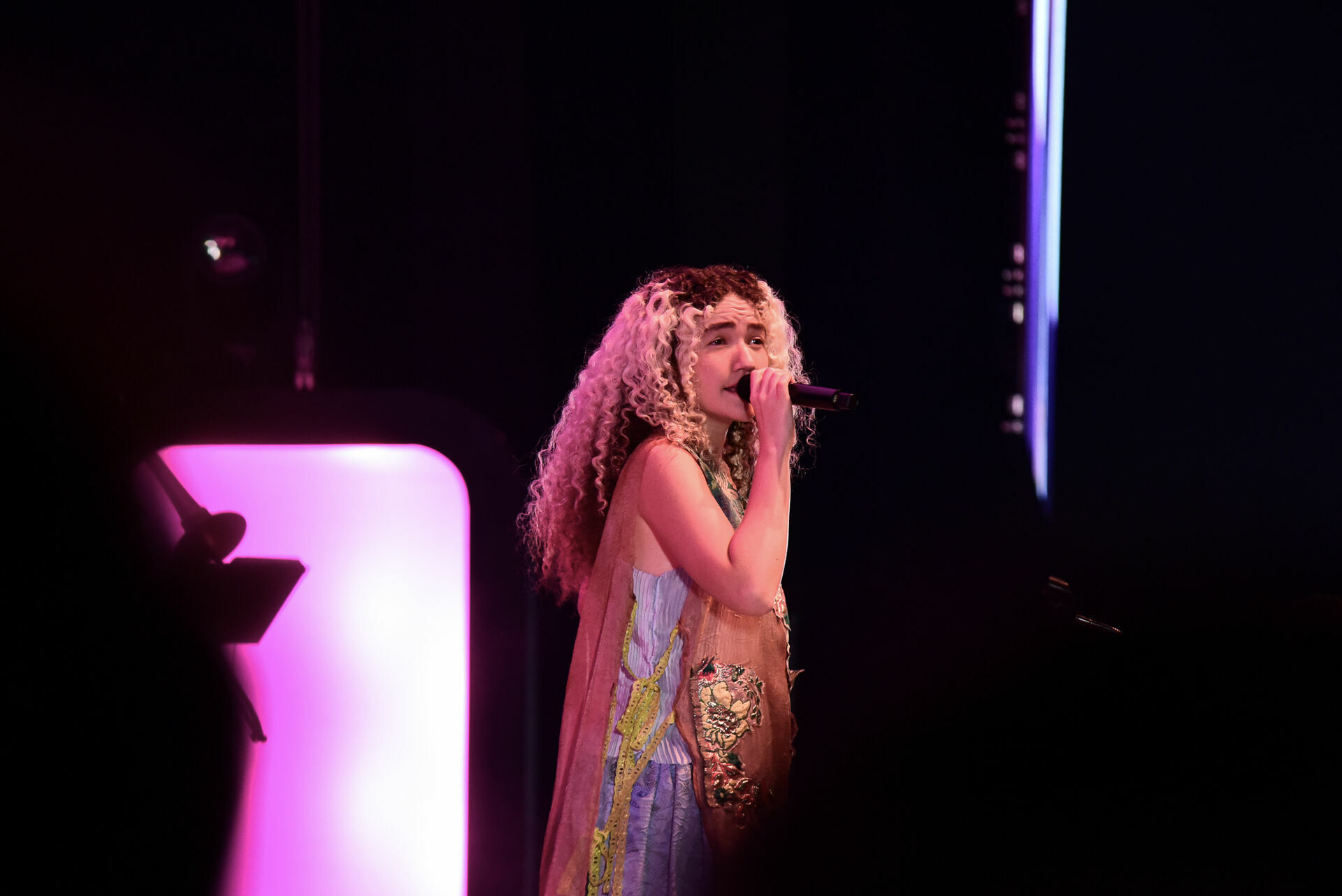 Foto AnaVitória brilham no palco do Centro de Convenções Ulysses Guimarães Foto AnaVitória brilham no palco do Centro de Convenções Ulysses Guimarães - Imagem 40