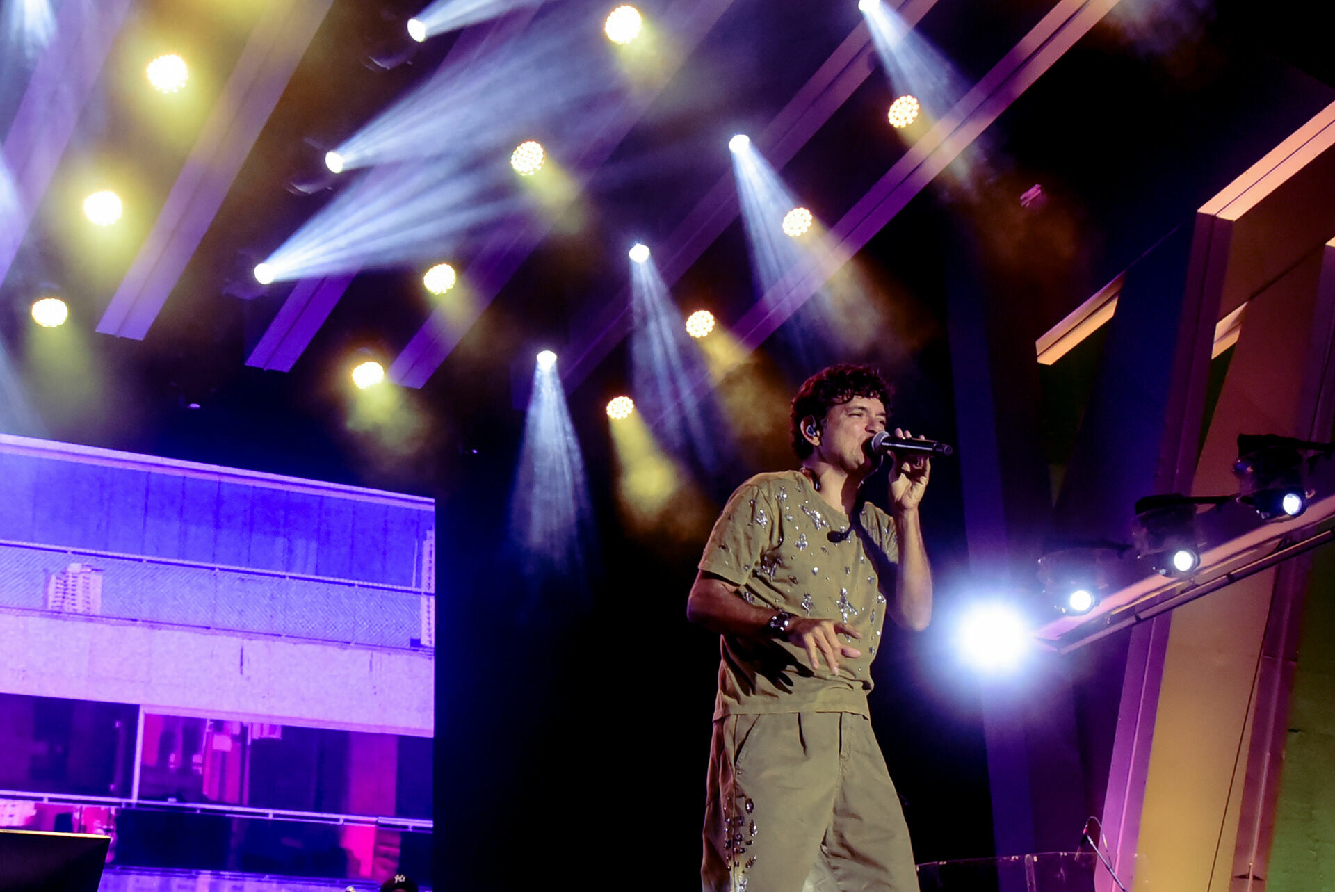 Foto Na Praia - O mega festival musical de BrasÃƒÆ’Ã‚Â­lia  - Imagem 18